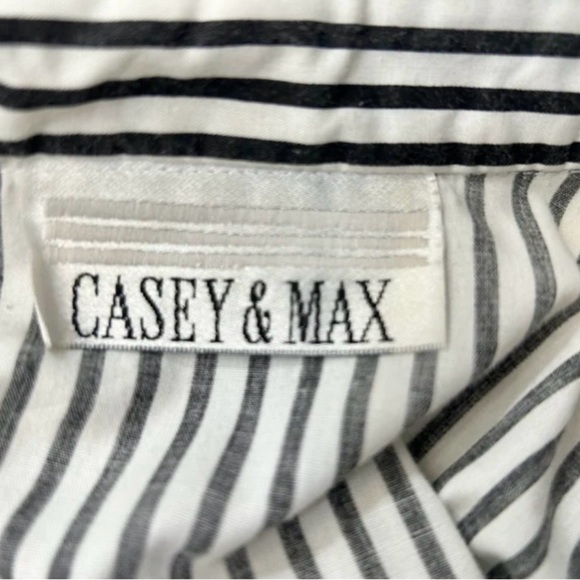 Casey & Max shirt blouse top woman’s size medium striped - Picture 4 of 5